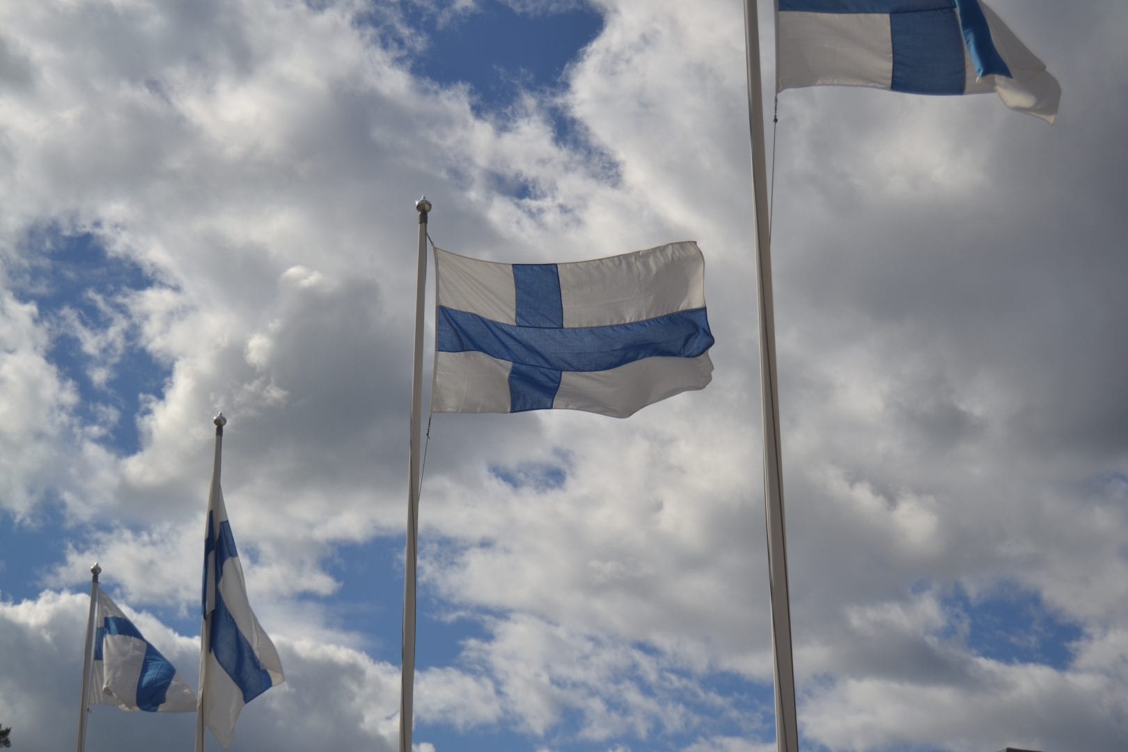 Puolustusvoimilta uusi määräys kunnia- ja ansiomerkkien kanto-oikeudesta